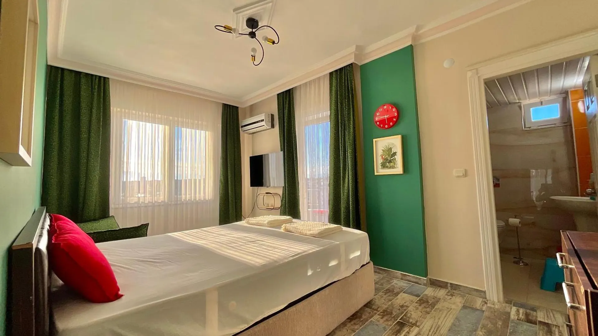 Pine & Ocean Breeze Lara Beach Antalya Altinkum
